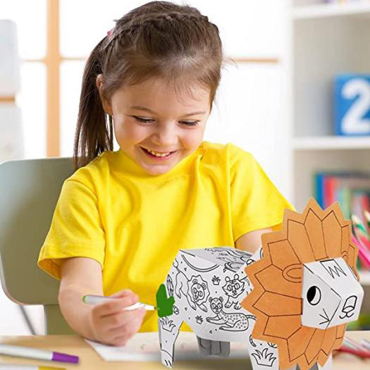 Qual é o significado de incentivar as crianças a brincar com brinquedos educacionais DIY?